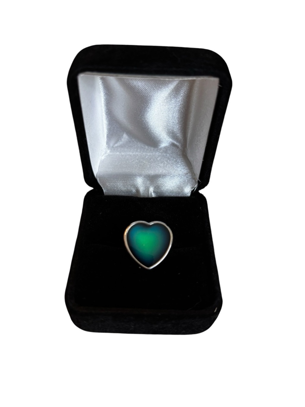 Vintage Style Heart Shaped Adjustable Mood Ring w/ Ever Changing Vivid Colors.